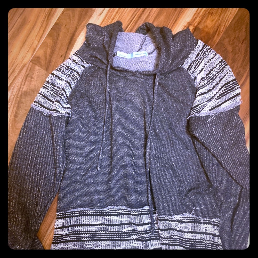 Maurices Size Large Hooded Pullover *Thin*